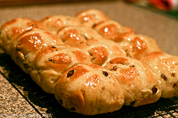 hot cross buns glazed and ready